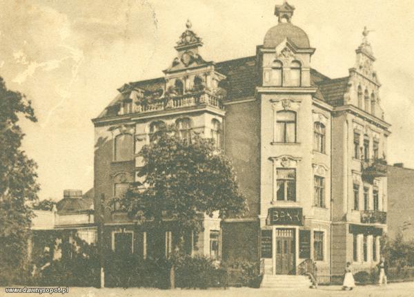 Prywatny Bank Akcyjny w Gdańsku, Kamienica Bankowa na zdjęciu z 1918 r. (KC), za: www.dawnysopot.pl.
