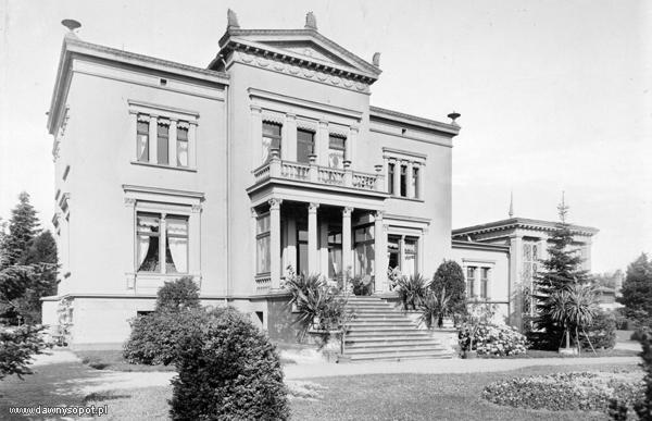 Fasada willi Bergera oraz ogród przy dawnej ul. Willowej 24 na zdjęciu z ok. 1900 r. (BG PAN), za: www.dawnysopot.pl.