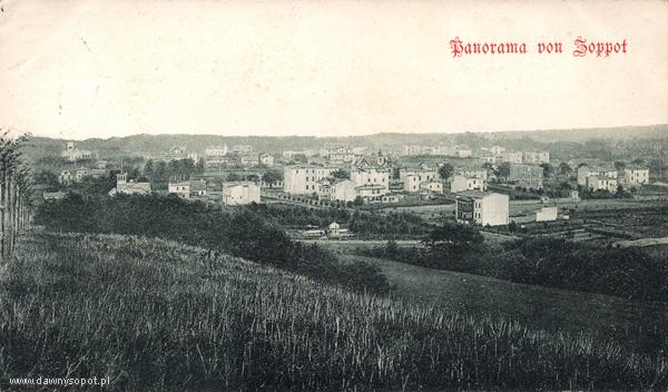 Widok na Dolinę Owczą ze Wzgórza Poziomkowego, przed jej zabudową pod koniec XIX w., zdjęcie z ok. 1895 r.  (MM), za: www.dawnysopot.pl.
