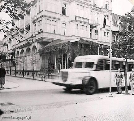 Fasada Hotelu Metropol widziana z obecnej ul. Monte Cassino, zdjęcie z 1930 r.  (TPS), za: www.dawnysopot.pl.