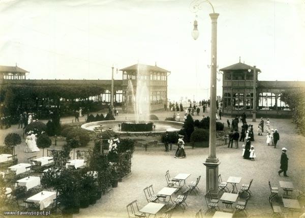 Skwer Kuracyjny oraz molo, zdjęcie z ok. 1900 r. (GK, foto. John Faltin, 1900 r.), za: www.dawnysopot.pl.
