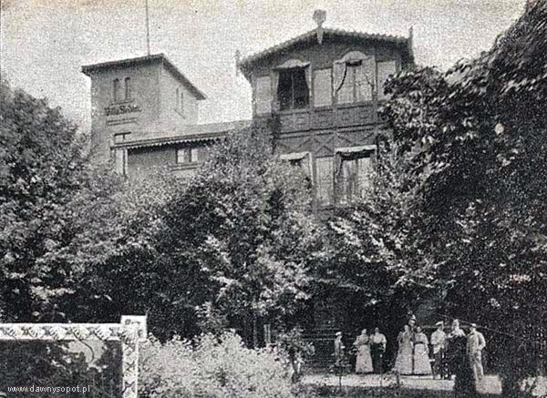 Fasada Willi Sedan oraz otaczający ją ogród na pocztówce z 1899 r. (KC). Źródło: www.dawnysopot.pl.