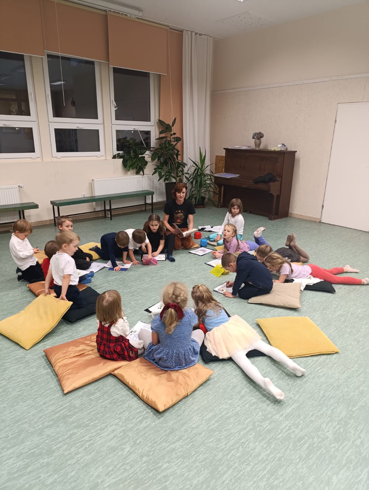 Zajęcia o emocjach dla dzieci w filii Broadway, fot. Alena Yanukovich